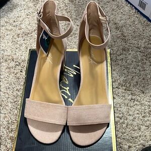 New women’s dress sandals